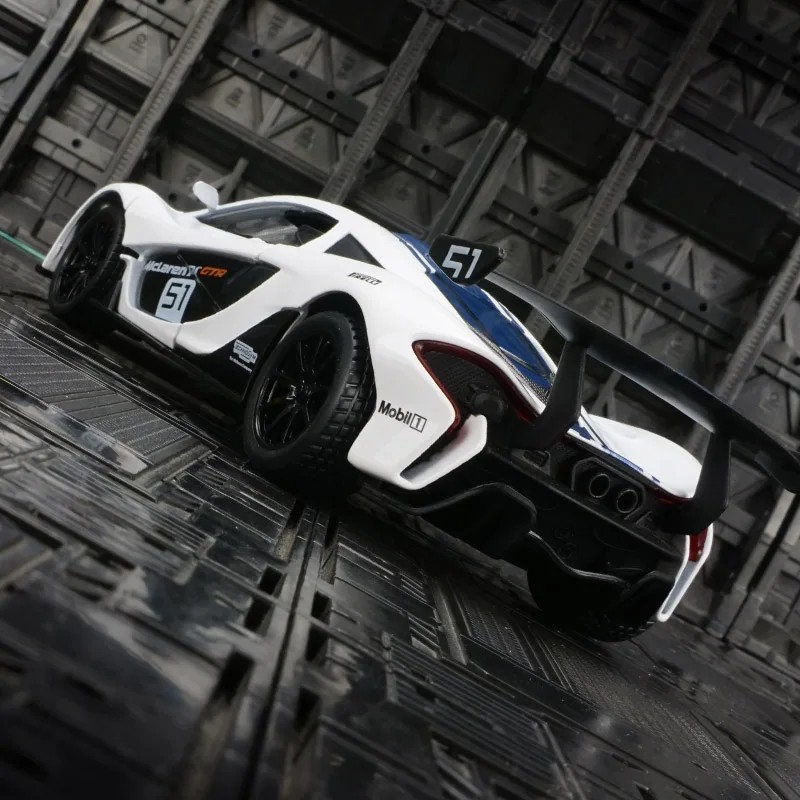 TANKCANVAS-1:22 FOR P1 GTR Alloy Diecast Model Sports Car Toys 3 Doors Opened Pull Back Sound Light Metal Body Racing Vehicles