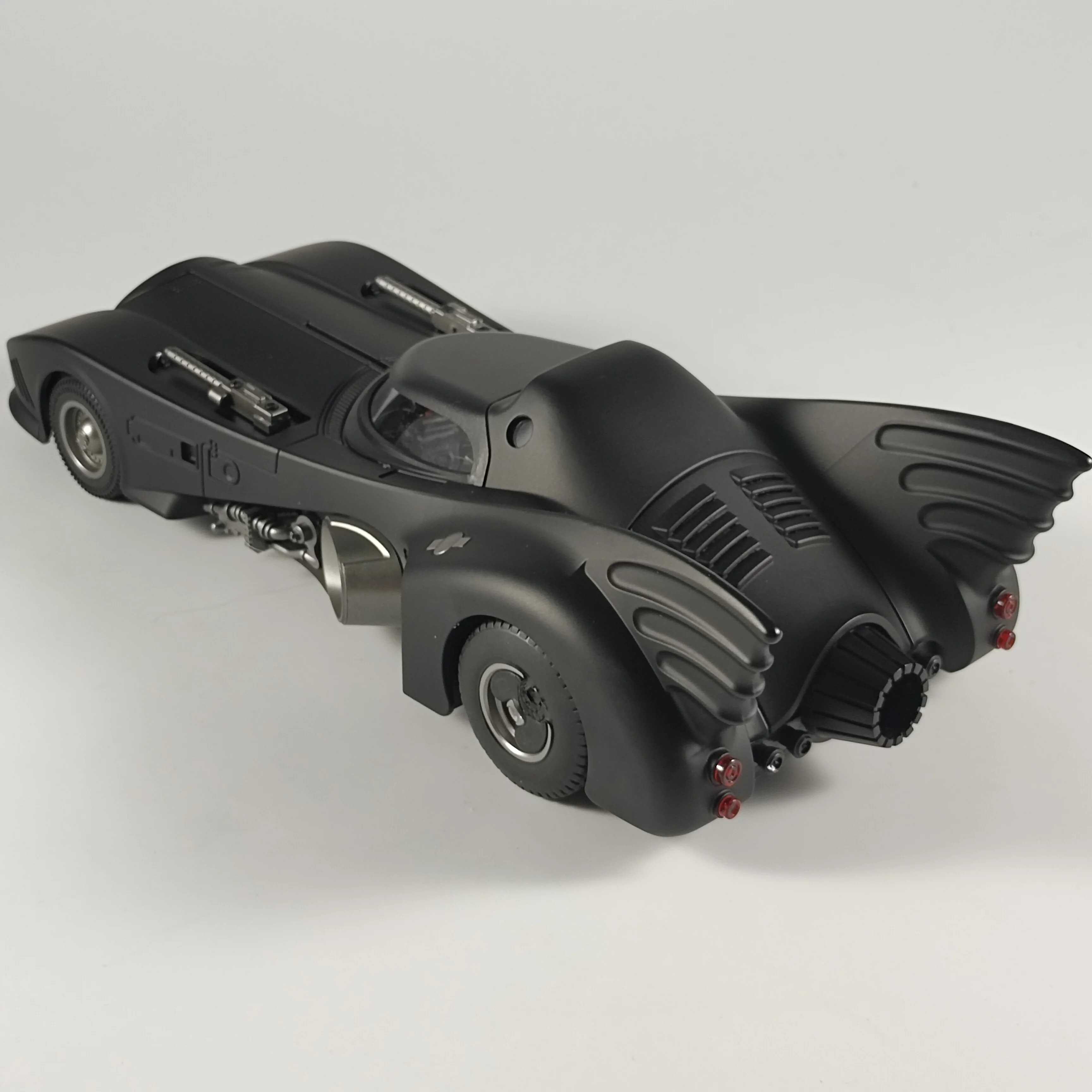 TANKCANVAS-Die-cast alloy 1:18 Batmobile