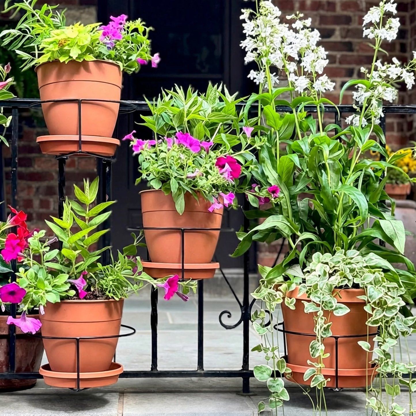 GripVerdeTM Railing Plant Hanger