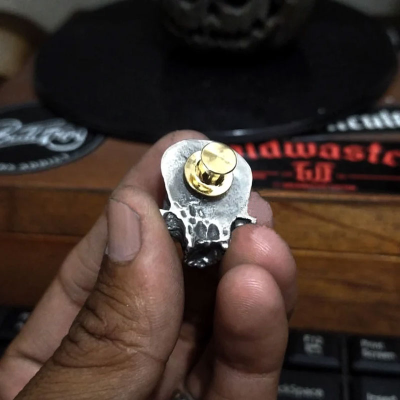 Skull Pin (BUY 3 FREE SHIPPING)