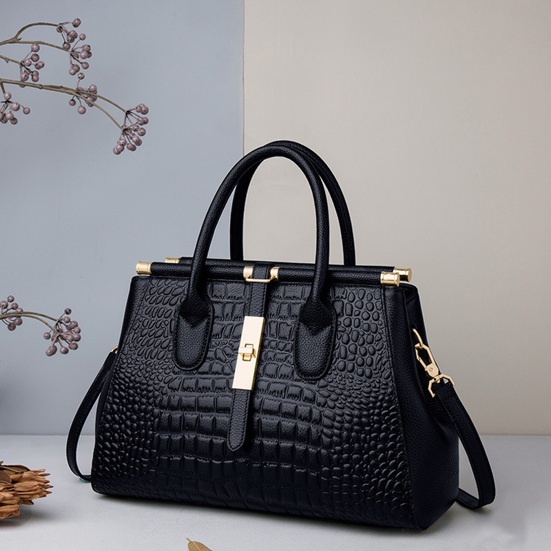 🎁 ¡Descuento del 48% en todos los productos! Bolso Elegante de Piel de Caimán Negro con Detalles en Oro Brillante 💎