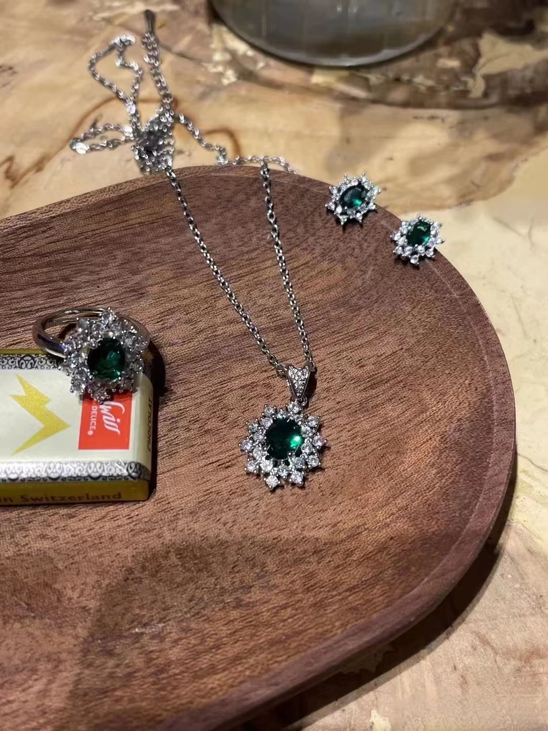 🎁 ¡Descuento del 48% en todos los productos! Verde Sevilla Elegancia 🌿🏰💖