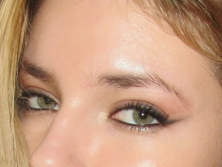 Green Contacts That Transform Your Look: Where Style Meets Vision-moodylenses