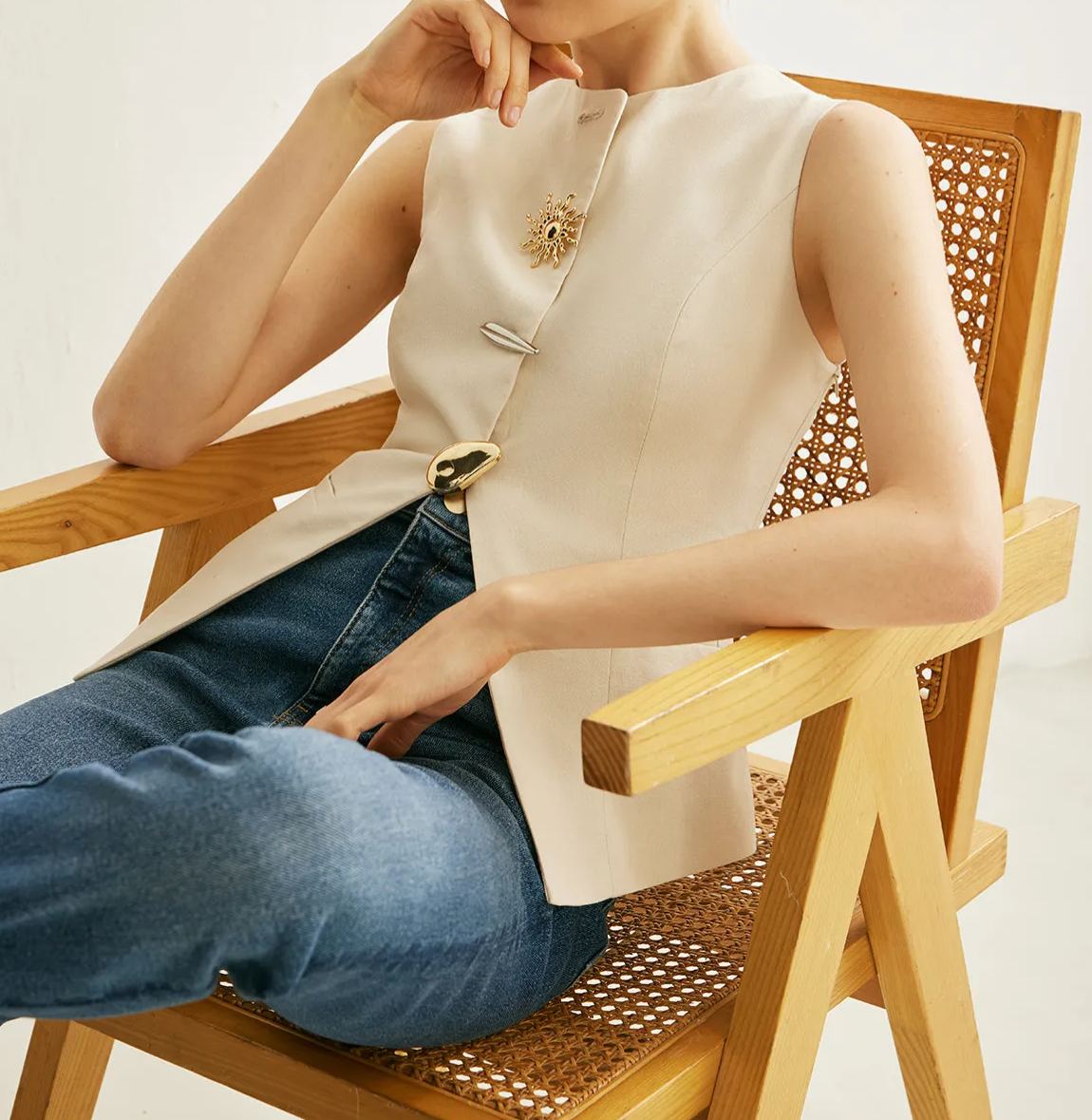 Metal Detail Split Vest