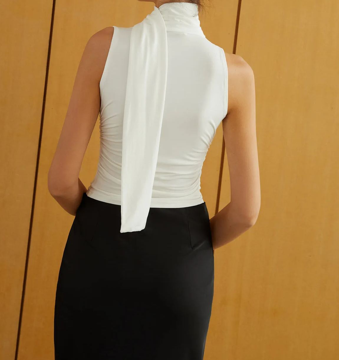 Solid Twist Front Sleeveless T-Shirt
