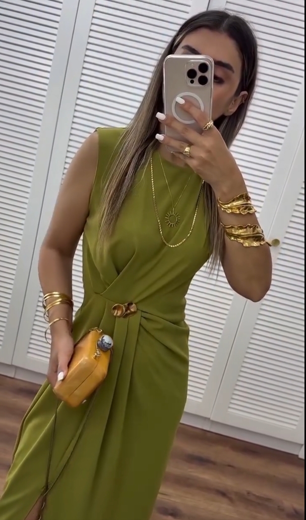 Abito lungo elegante senza maniche