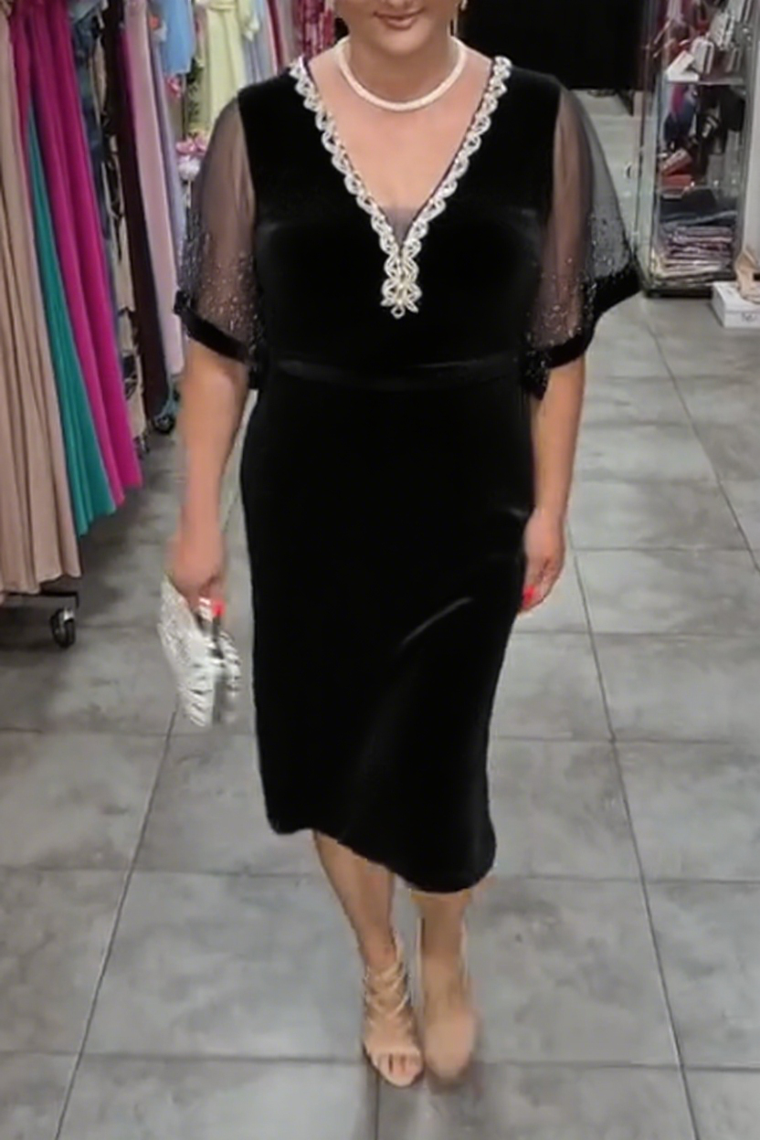 Abito elegante con scollo a V e bordi in pizzo