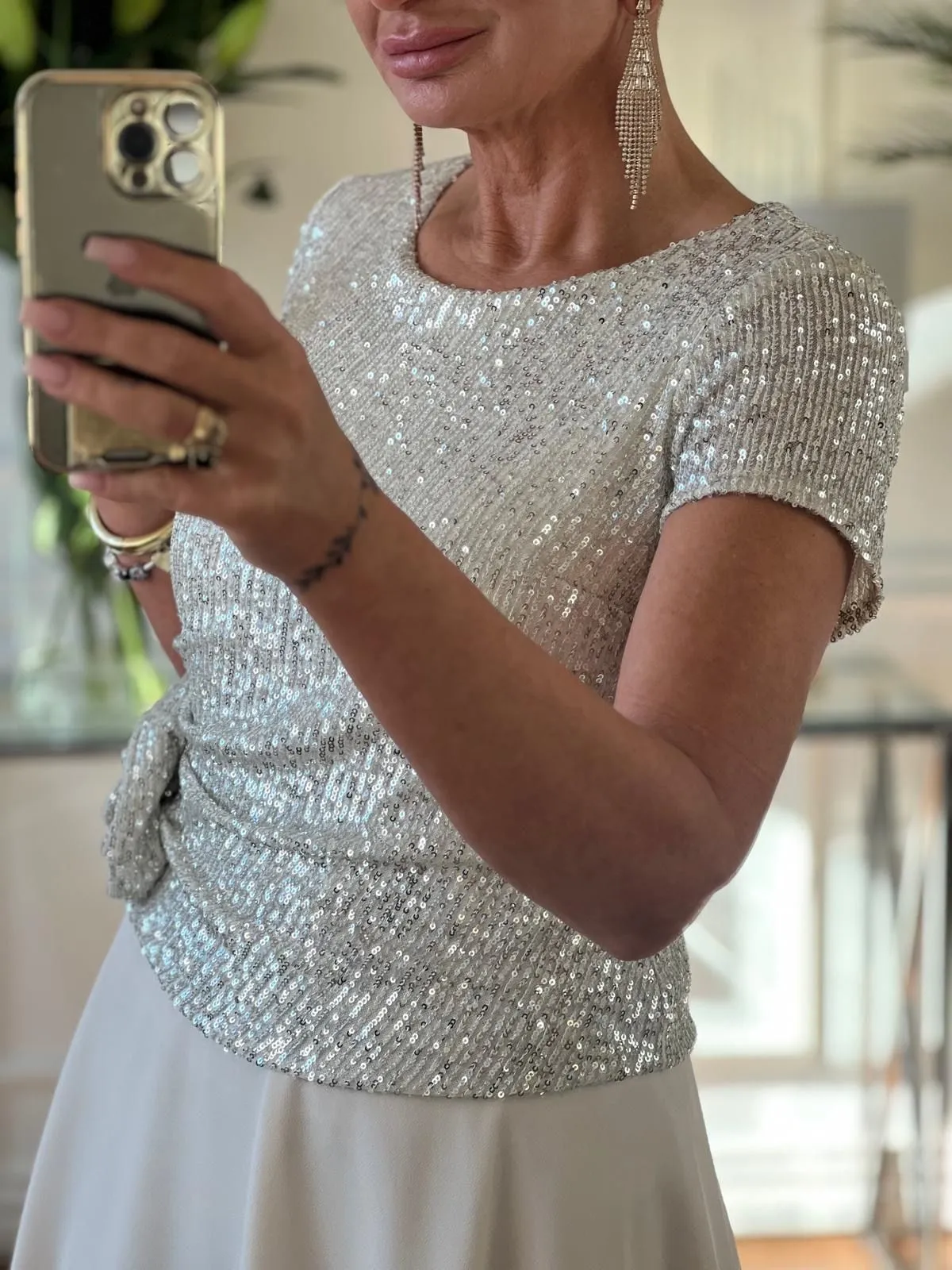 Abito elegante aderente con paillettes