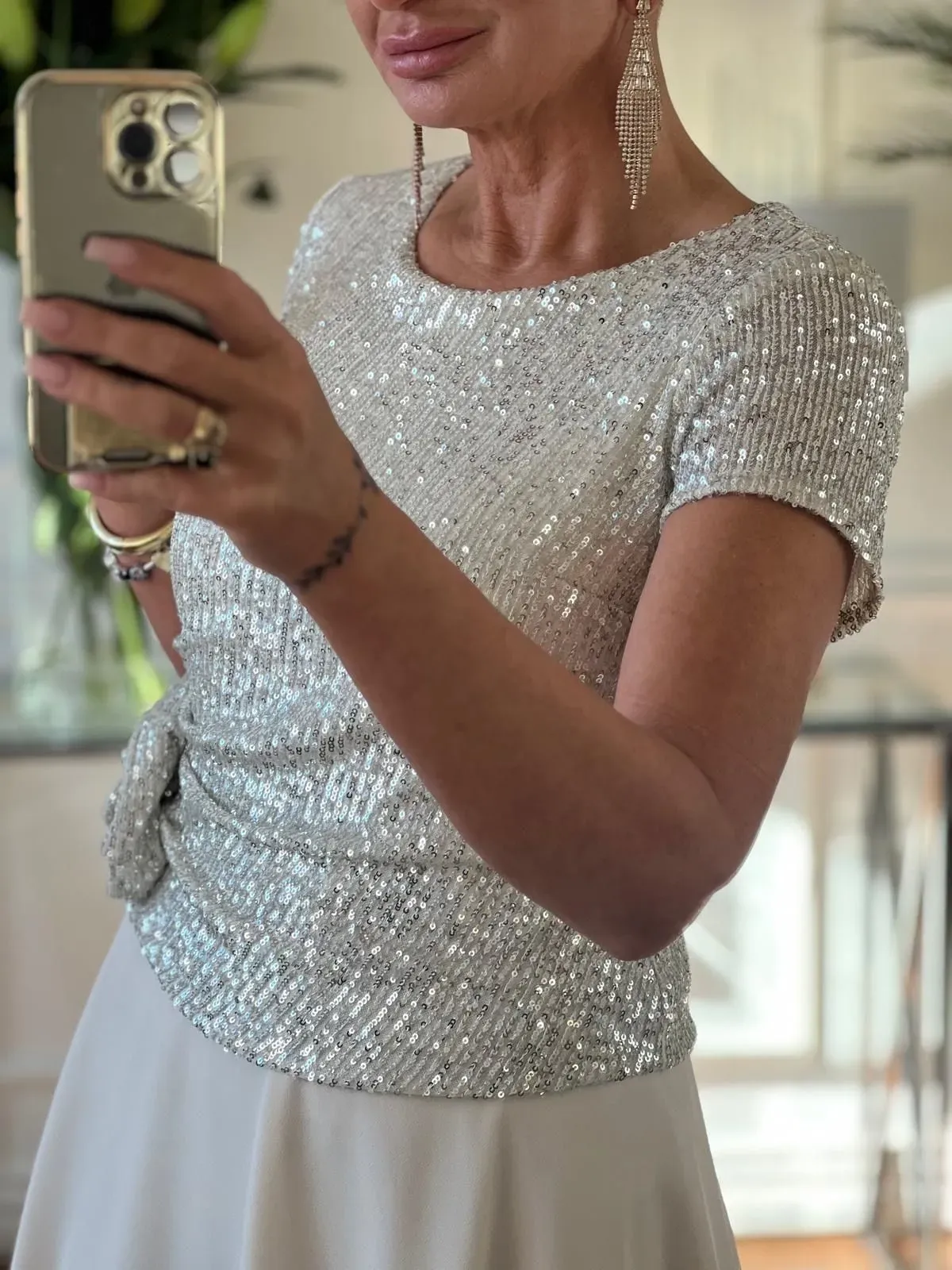 Abito elegante aderente con paillettes