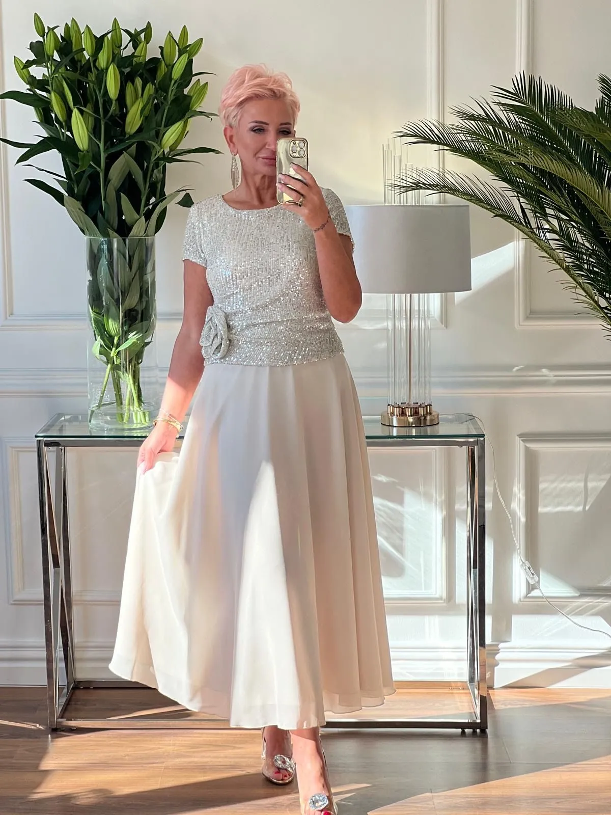 Abito elegante aderente con paillettes