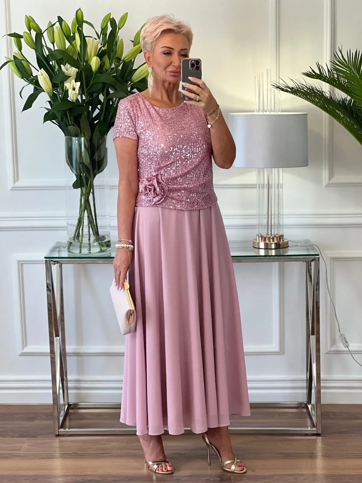 Abito elegante aderente con paillettes