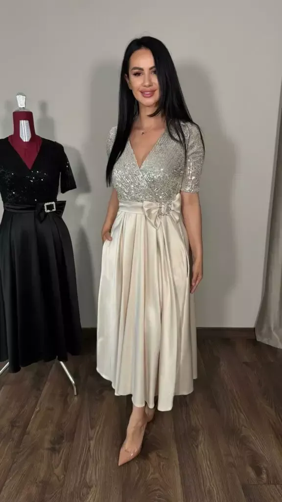 Abito in seta ricamato con perline