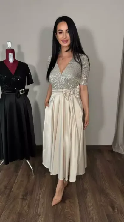 Abito in seta ricamato con perline