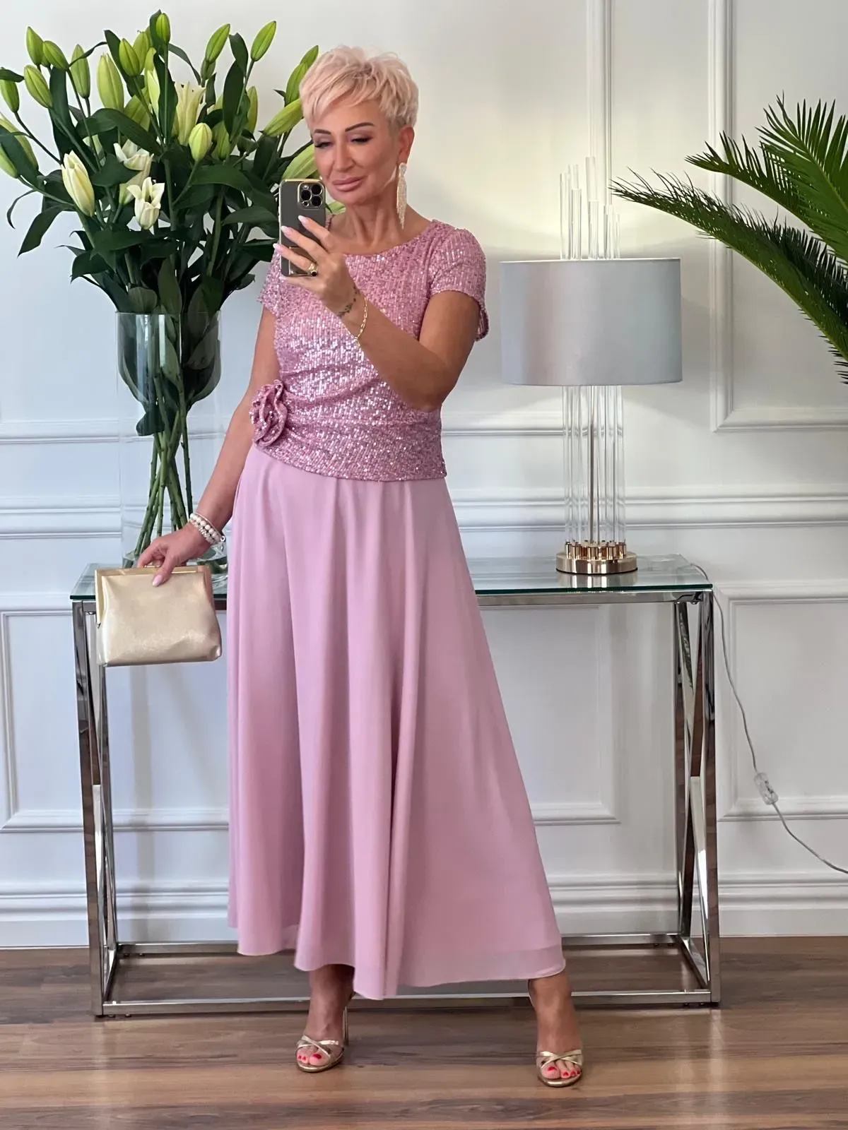 Abito elegante aderente con paillettes