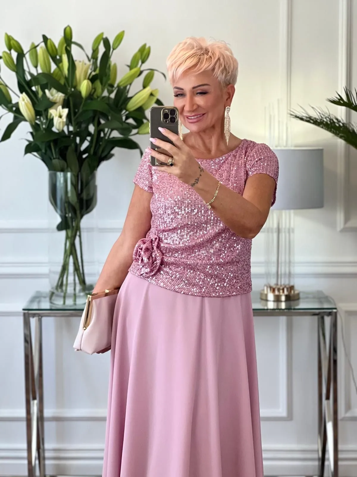 Abito elegante aderente con paillettes