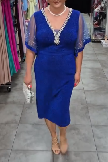 Abito elegante con scollo a V e bordi in pizzo