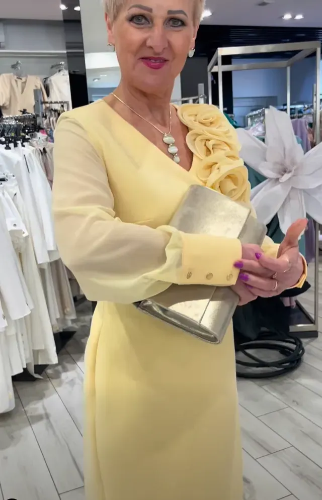 Armonia Floreale - Vestito Elegante con Tocco di Lusso