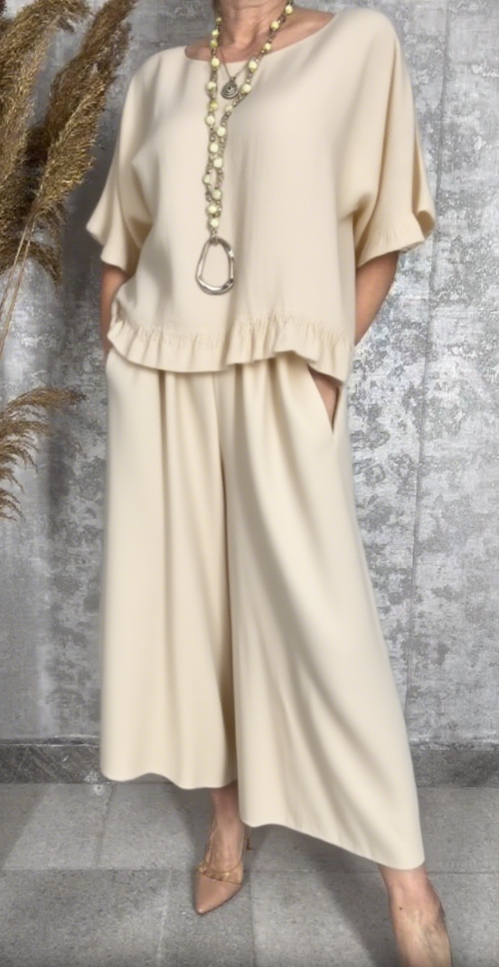 Completo in lino semplice e fresco