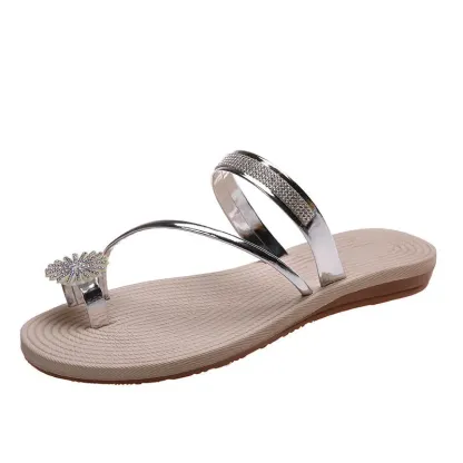 Sandali estivi con strass lucidi