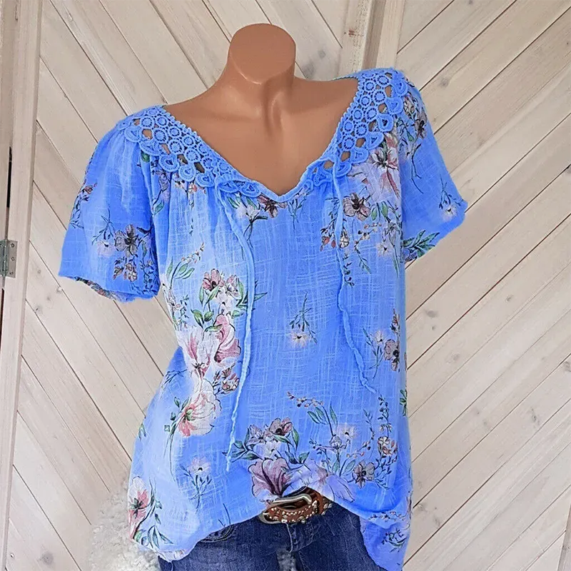 T-shirt con pizzo scollo a V