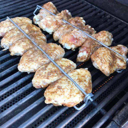 Forchetta per barbecue con ala di pollo