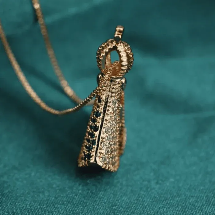 Collana Madonna bifacciale placcata oro 18 carati | COMPRA 1 E RICEVI 2 GRATIS [Offerta di Pasqua imperdibile!]