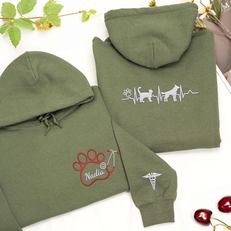 Personalized pet Hoodie – Dog Cat Heartbeat Stethoscope 