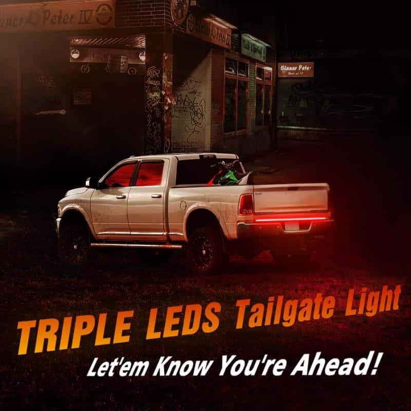Truck tailgate light bar