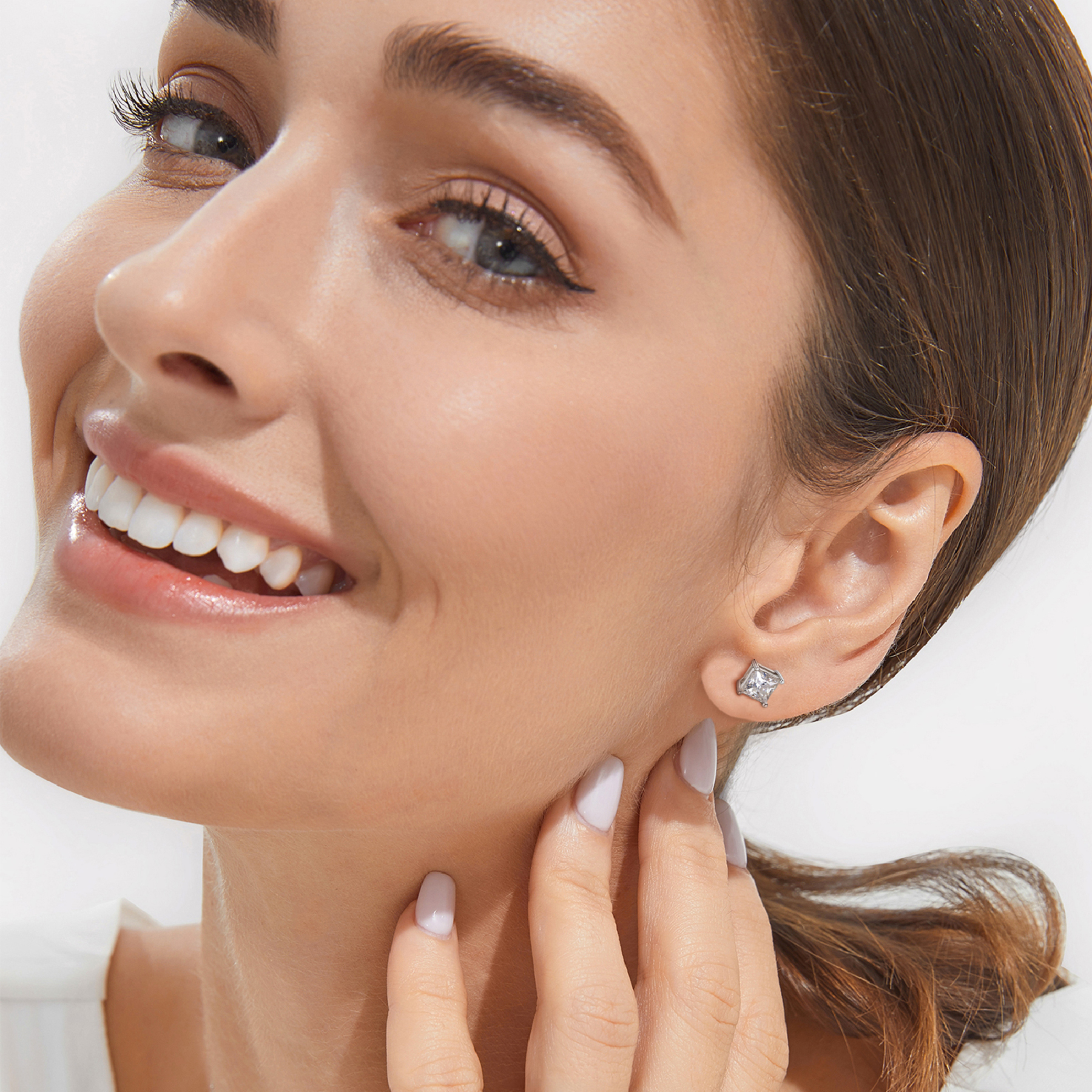 Four-Prong Princess Cut Moissanite Stud Earrings in White Gold for Women-02