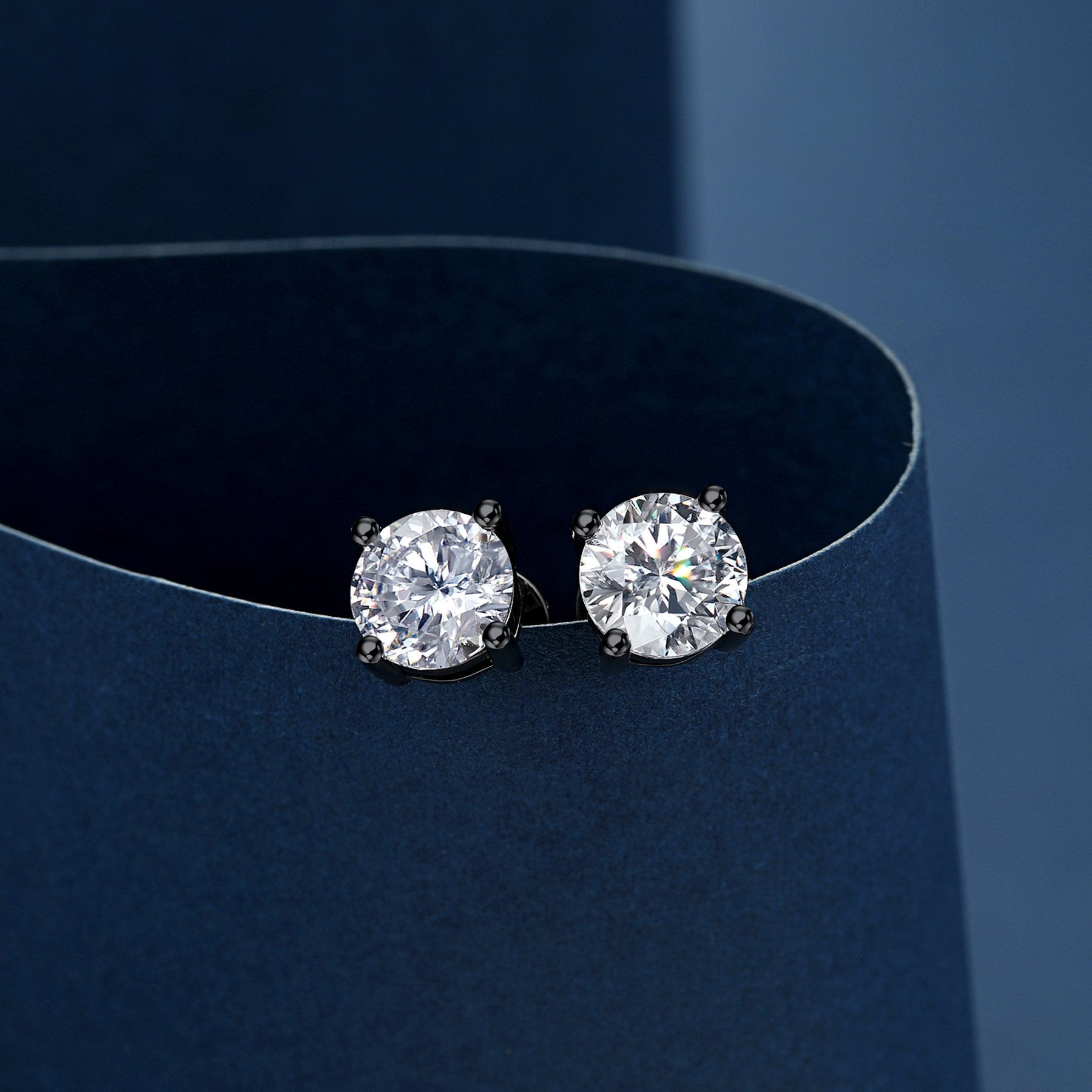 4 Prong Round Stud Moissanite Earrings in Black (D Color VVS1)