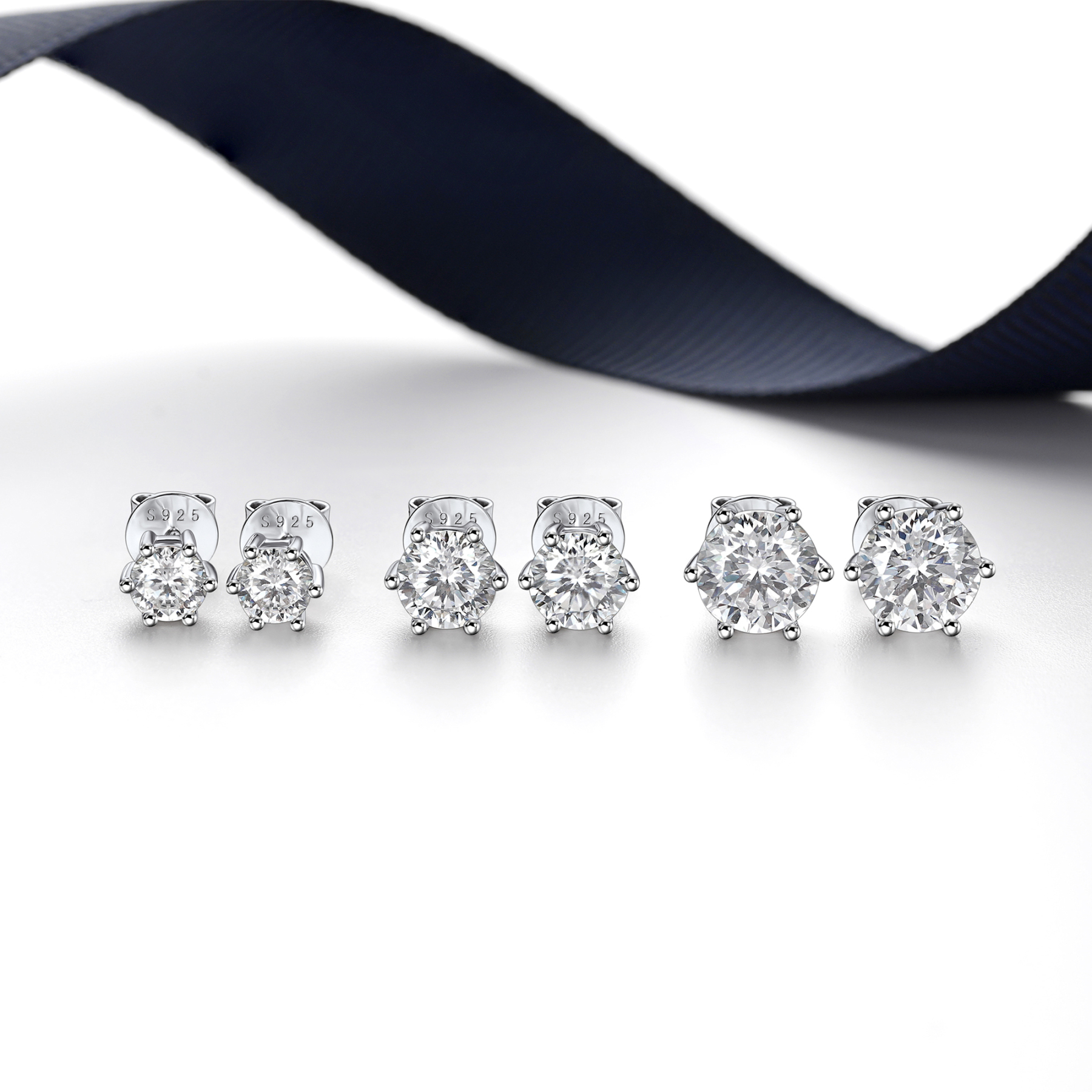 6 Prong Round Stud Moissanite Earrings in White Gold (D Color VVS1)