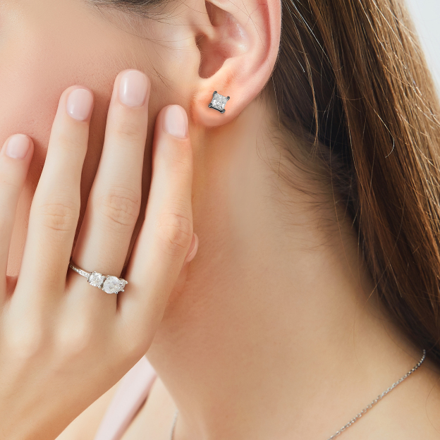 4 Prong Princess Cut Stud Moissanite Earrings in Black (D Color VVS1)