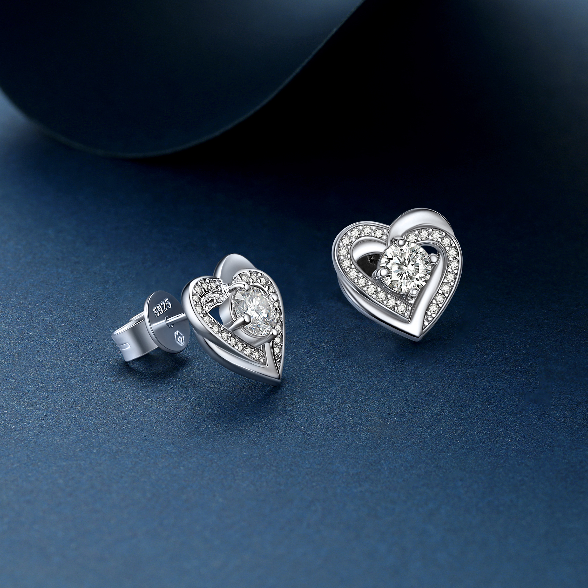 Round Stud Moissanite Double Heart Earrings in White Gold (1/2 Ct. VVS1)