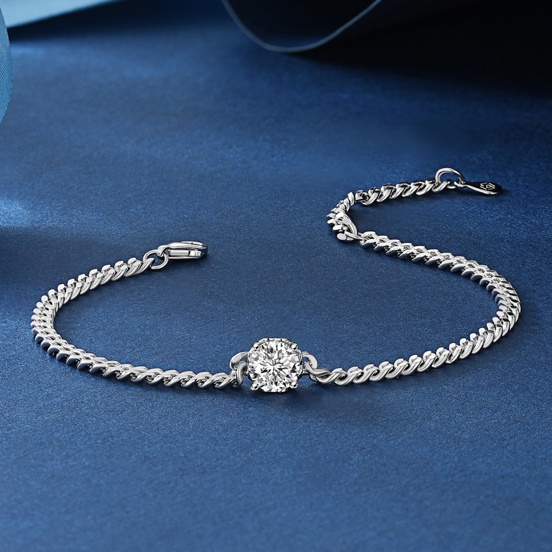 Solitaire Round Moissanite Cuban Chain Bracelet (1 Ct. VVS1)