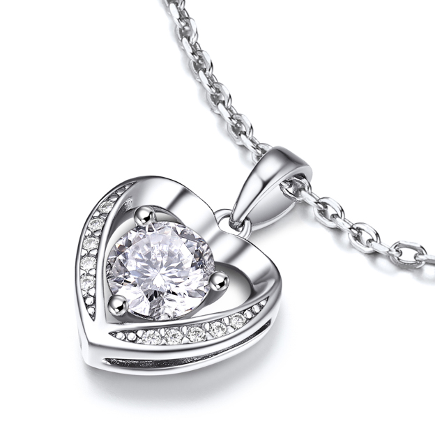 3 Prong Solitaire Round Pendant Moissanite Heart Necklace (D Color VVS1)
