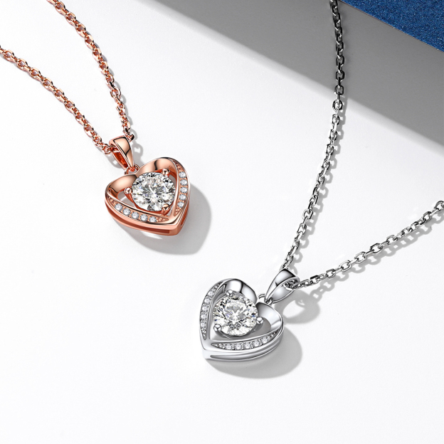 3 Prong Solitaire Round Pendant Moissanite Heart Necklace (D Color VVS1)