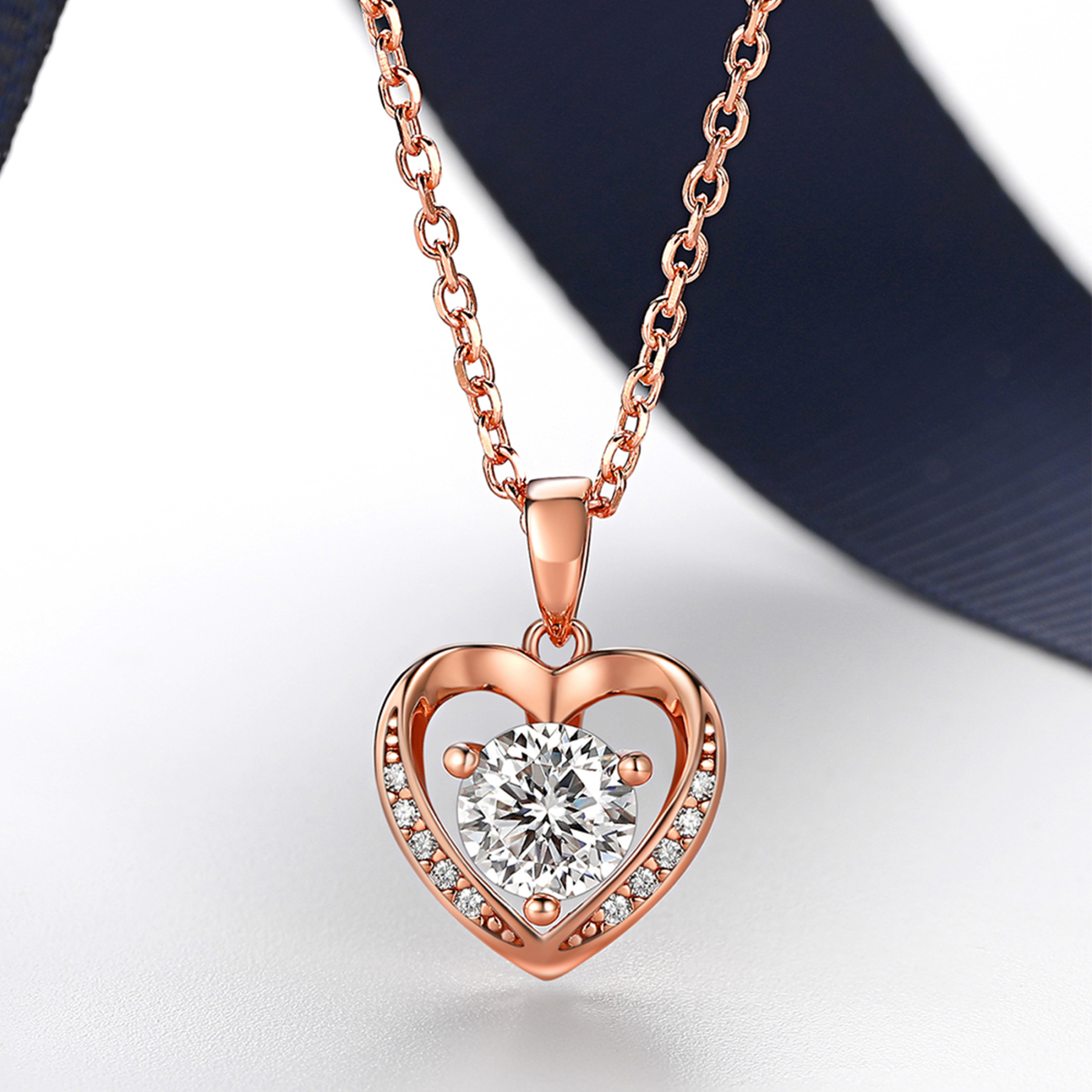 3 Prong Solitaire Round Pendant Moissanite Heart Necklace (D Color VVS1)