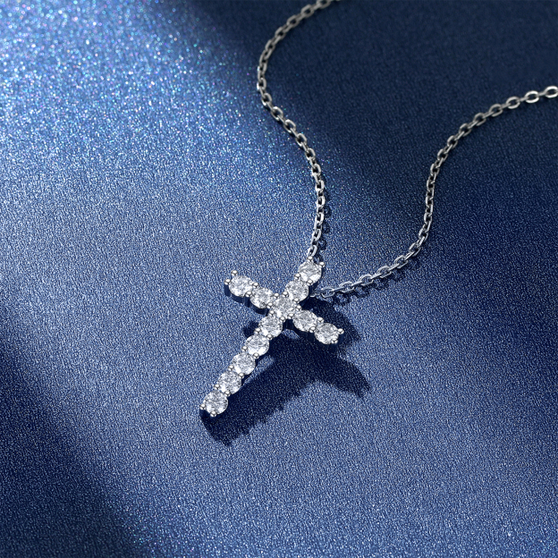 Cross Pendant Moissanite Necklace in White Gold (D Color VVS1)