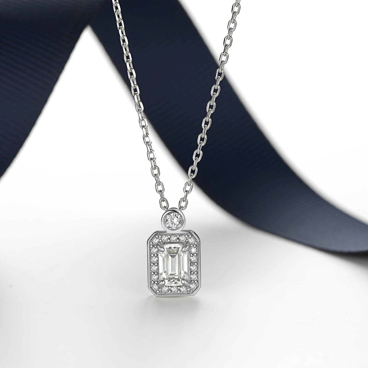 Halo Emerald Pendant Moissanite Necklace in White Gold (1 Ct. VVS1)