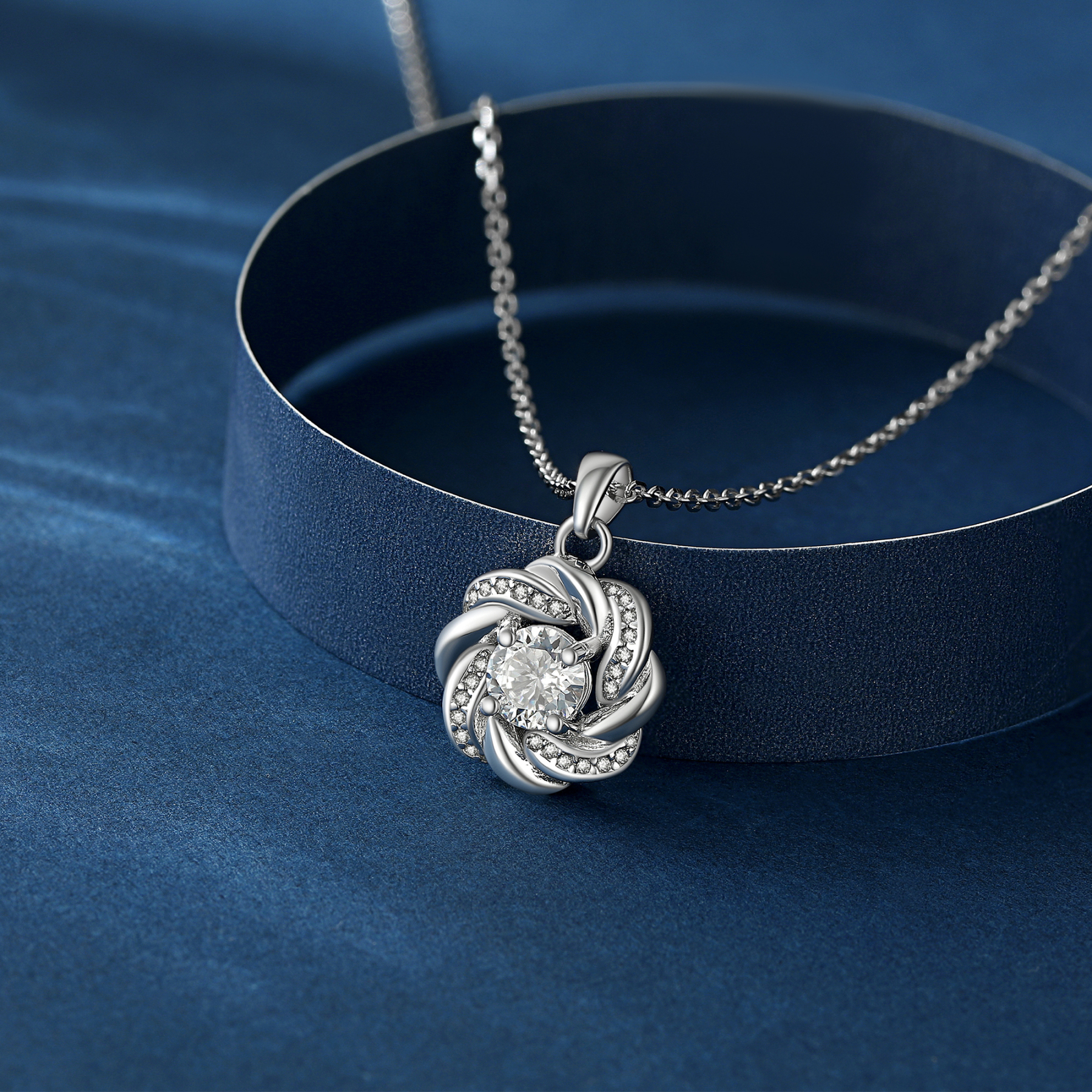 Twisted Vine Round Pendant Moissanite Necklace in White Gold (1 Ct. VVS1)