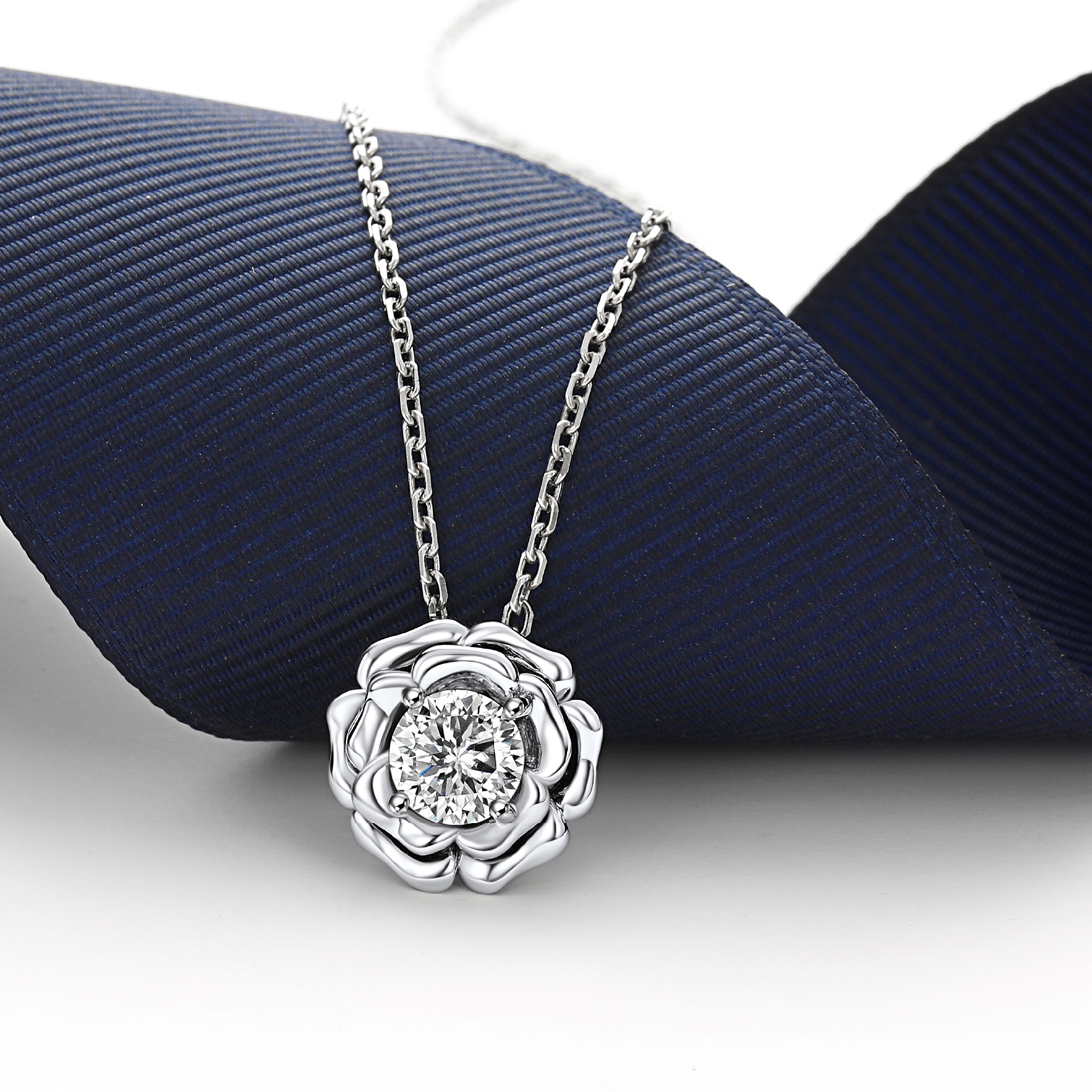 Rose Round Pendant Moissanite Floral Necklace in White Gold (1 Ct. VVS1)