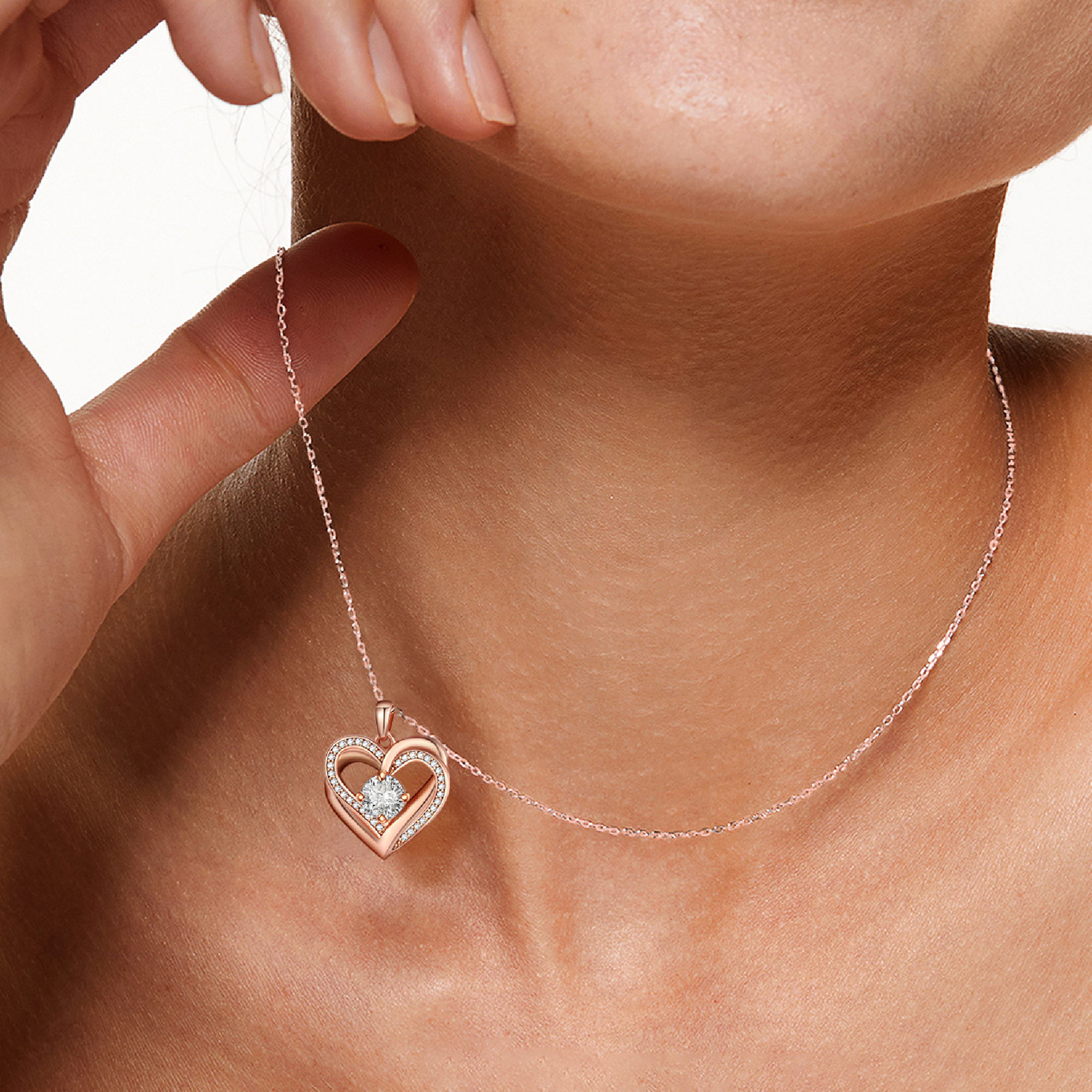 4 Prong Round Pendant Moissanite Double Heart Necklace in Rose Gold (1 Ct. VVS1)