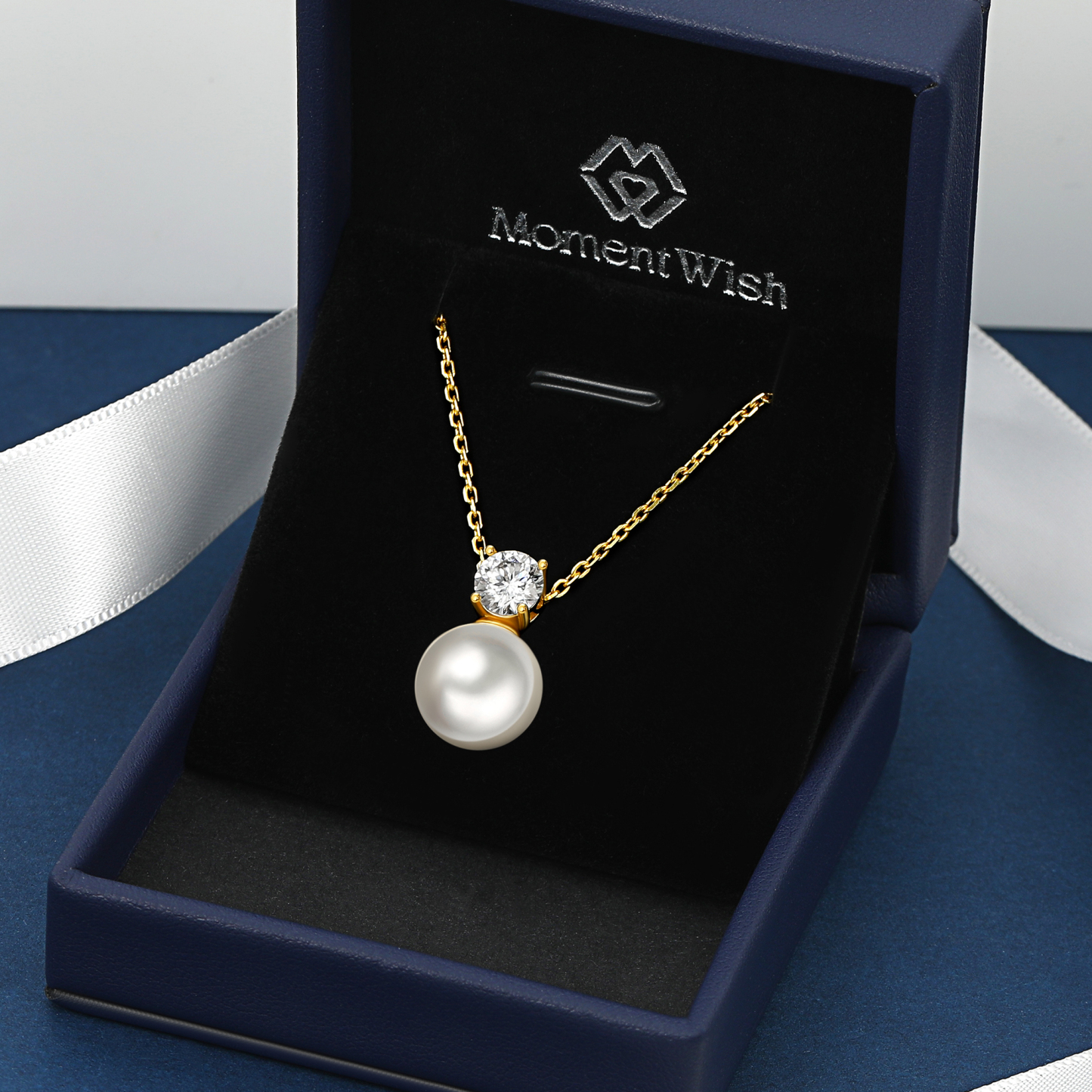 Freshwater Cultured Pearl Pendant Moissanite Necklace in Yellow Gold (1 Ct. VVS1)