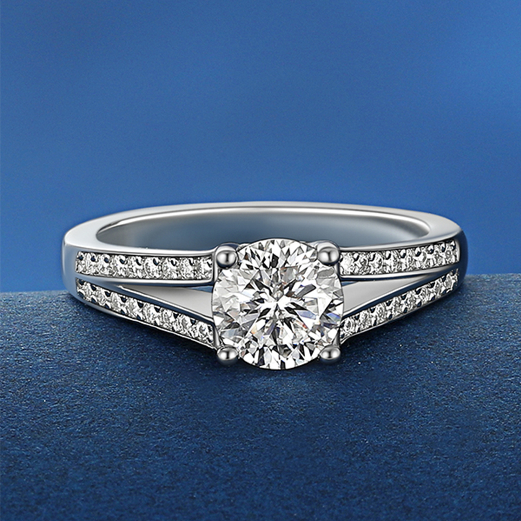 Round Moissanite Engagement Ring (1 Ct. VVS1)