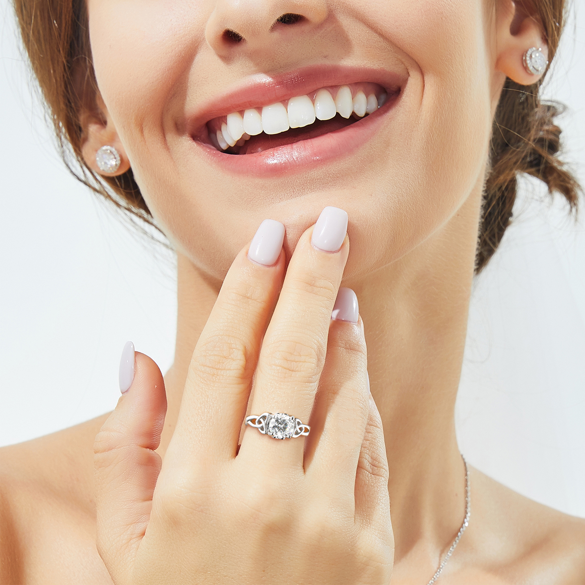 Solitaire Moissanite Celtic Knot Engagement Ring for Women-01