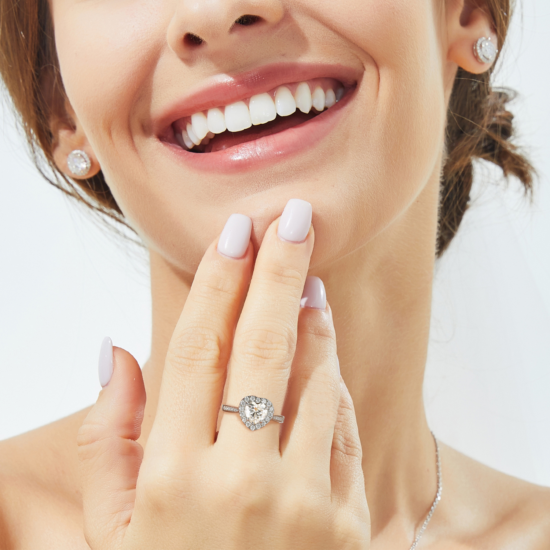 Halo Heart Cut Moissanite Engagement Rings in White Gold (1 Ct. VVS1)