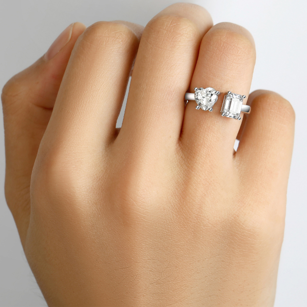 (测试) 925 Sterling Silver Adjustable Toi Et Moi Heart & Emerald Moissanite Engagement Ring (D Color VVS1)