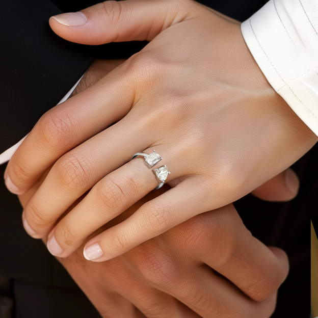 (测试) 925 Sterling Silver Adjustable Toi Et Moi Heart & Emerald Moissanite Engagement Ring (D Color VVS1)