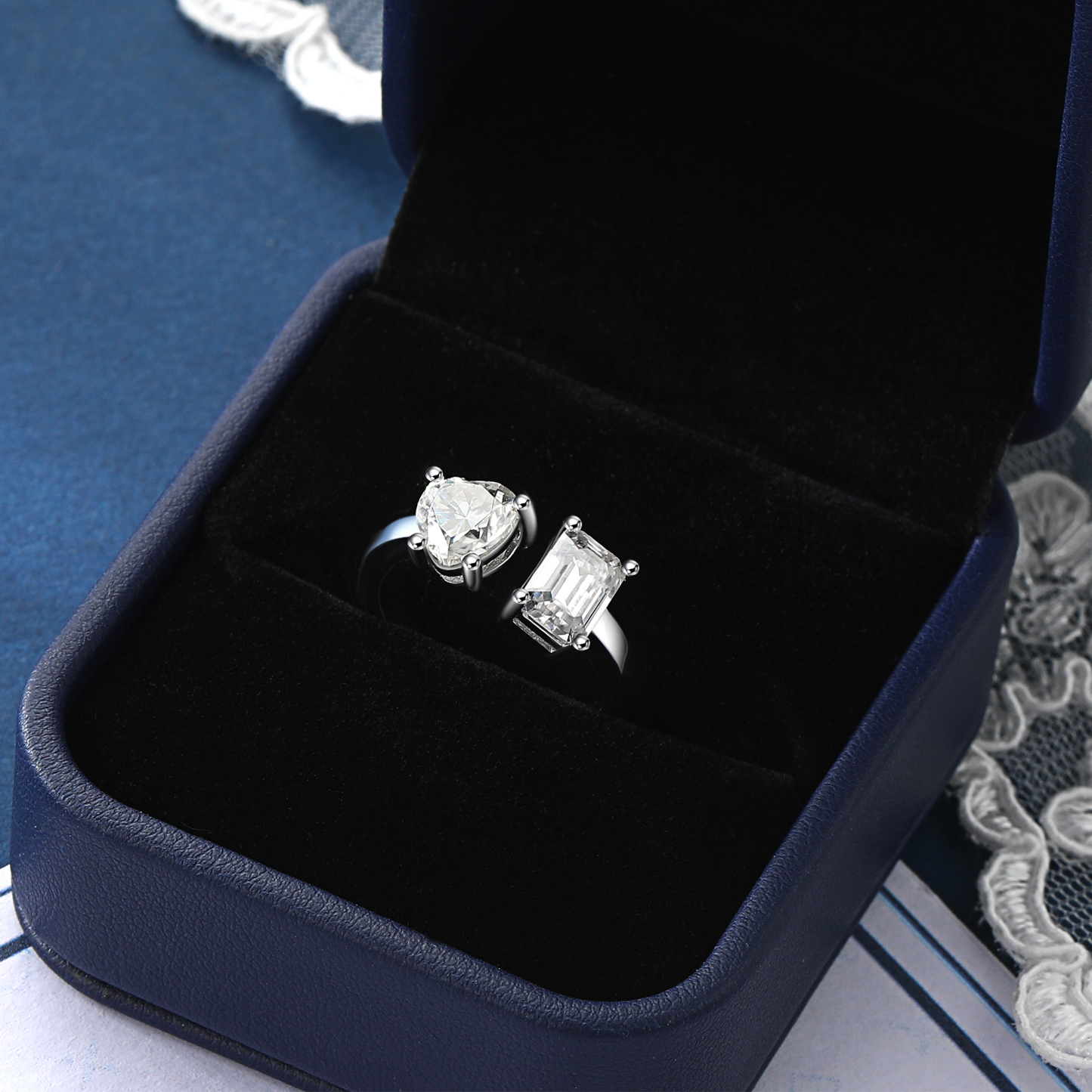 (测试) 925 Sterling Silver Adjustable Toi Et Moi Heart & Emerald Moissanite Engagement Ring (D Color VVS1)