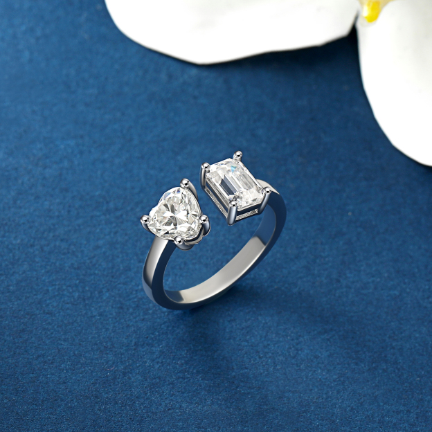 (测试) 925 Sterling Silver Adjustable Toi Et Moi Heart & Emerald Moissanite Engagement Ring (D Color VVS1)